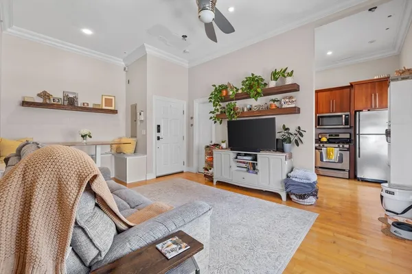 $3,900 | 7 Stillman Place, Unit 10, Boston, MA 02113