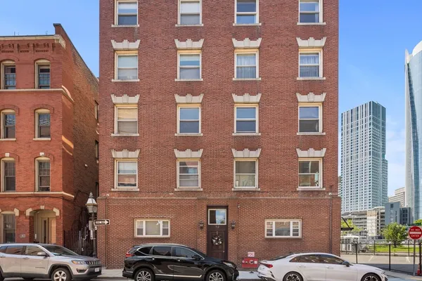 $3,900 | 7 Stillman Place, Unit 10, Boston, MA 02113