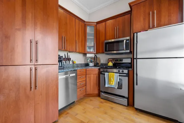 $3,900 | 7 Stillman Place, Unit 10, Boston, MA 02113
