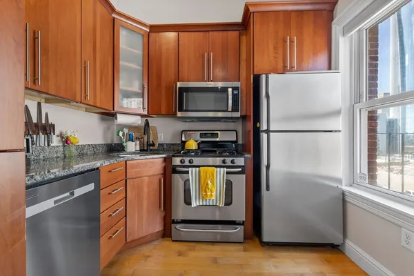 $3,900 | 7 Stillman Place, Unit 10, Boston, MA 02113