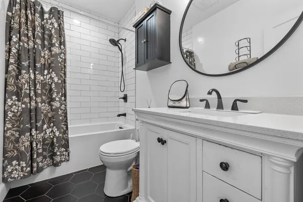 $3,900 | 7 Stillman Place, Unit 10, Boston, MA 02113