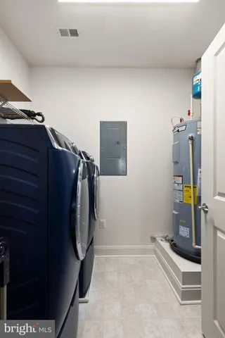 a view of walk in closet