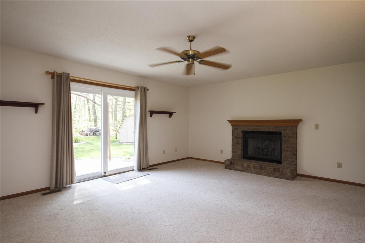 9713 Mariners Ridge Drive Fort Wayne, IN 46819 - Photo 2 of 28
