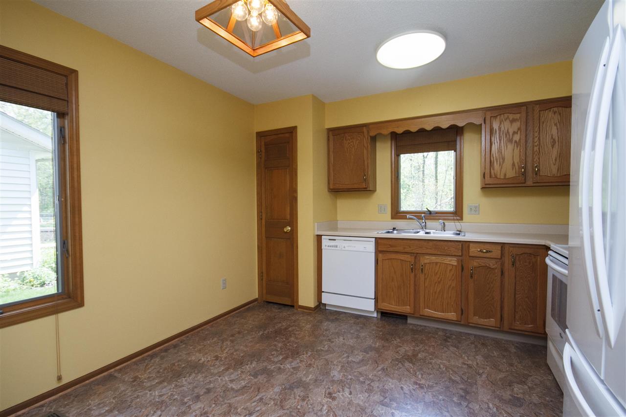 9713 Mariners Ridge Drive Fort Wayne, IN 46819 - Photo 11 of 28