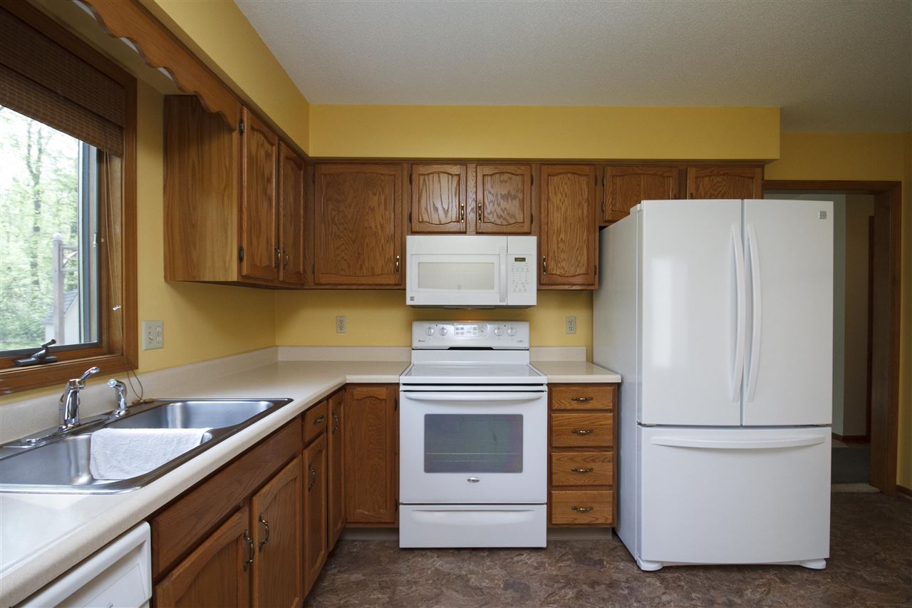 9713 Mariners Ridge Drive Fort Wayne, IN 46819 - Photo 12 of 28