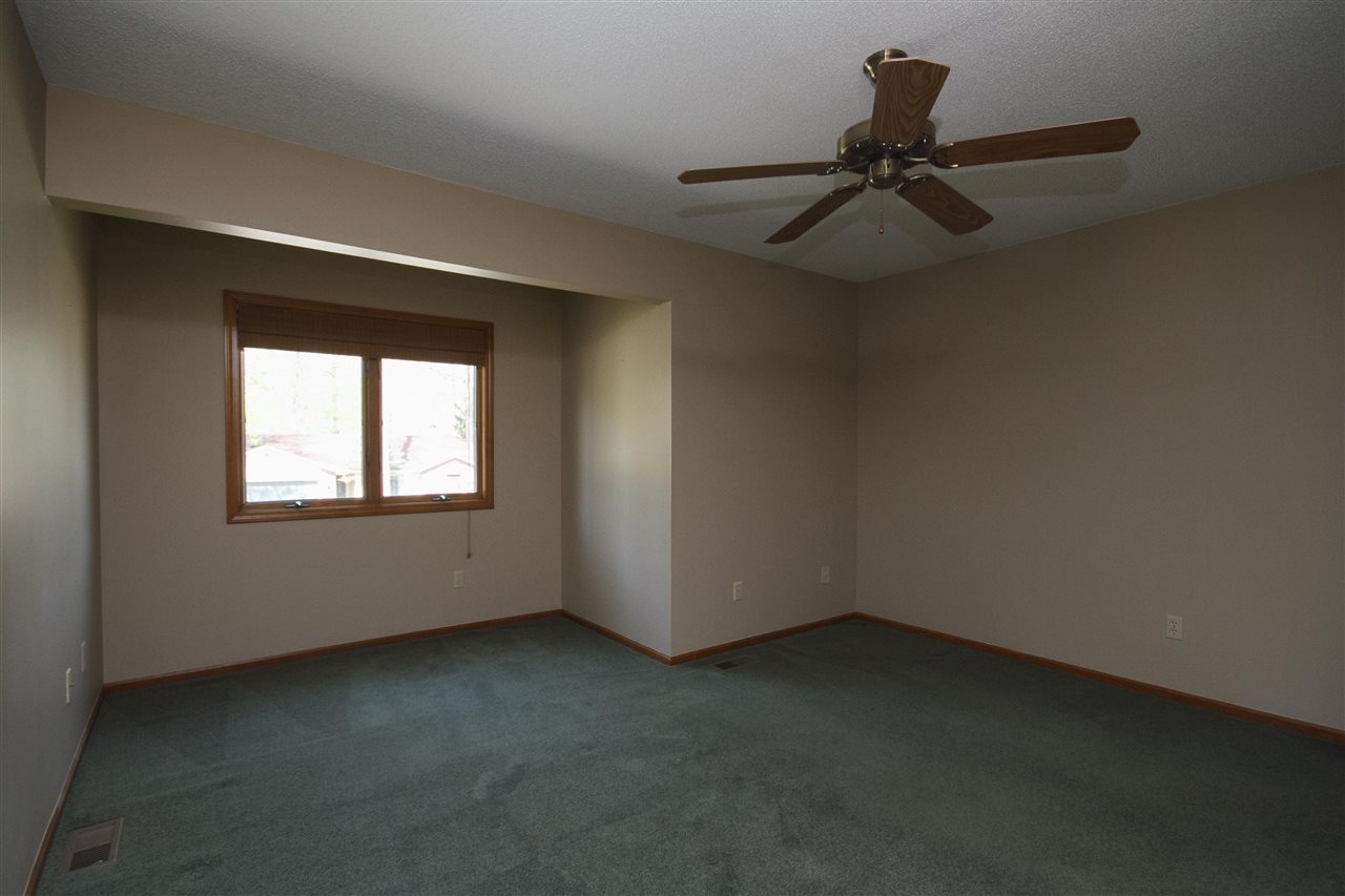 9713 Mariners Ridge Drive Fort Wayne, IN 46819 - Photo 14 of 28