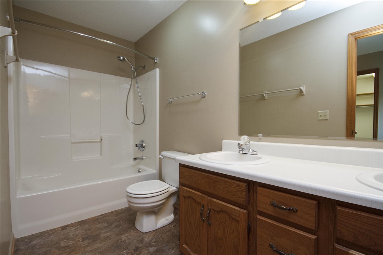 9713 Mariners Ridge Drive Fort Wayne, IN 46819 - Photo 16 of 28