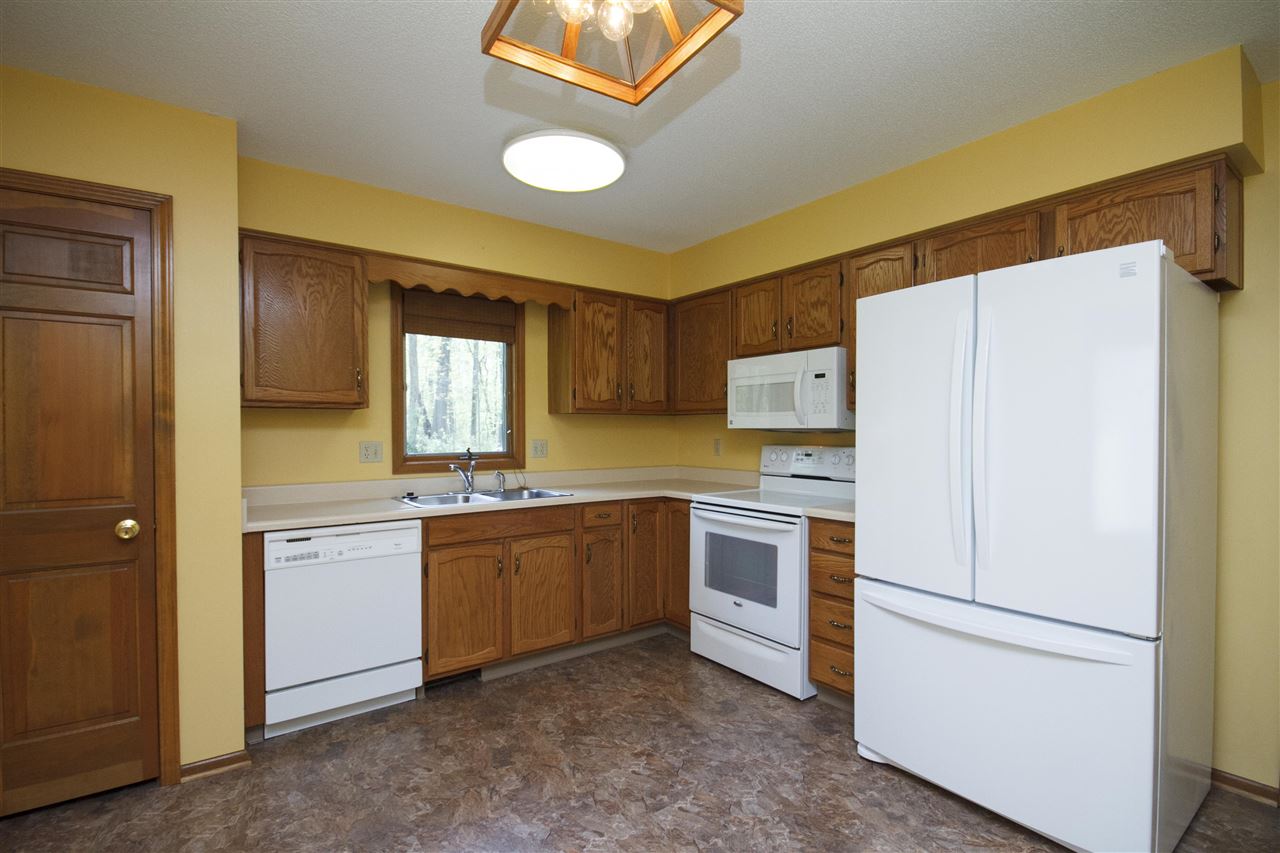 9713 Mariners Ridge Drive Fort Wayne, IN 46819 - Photo 3 of 28