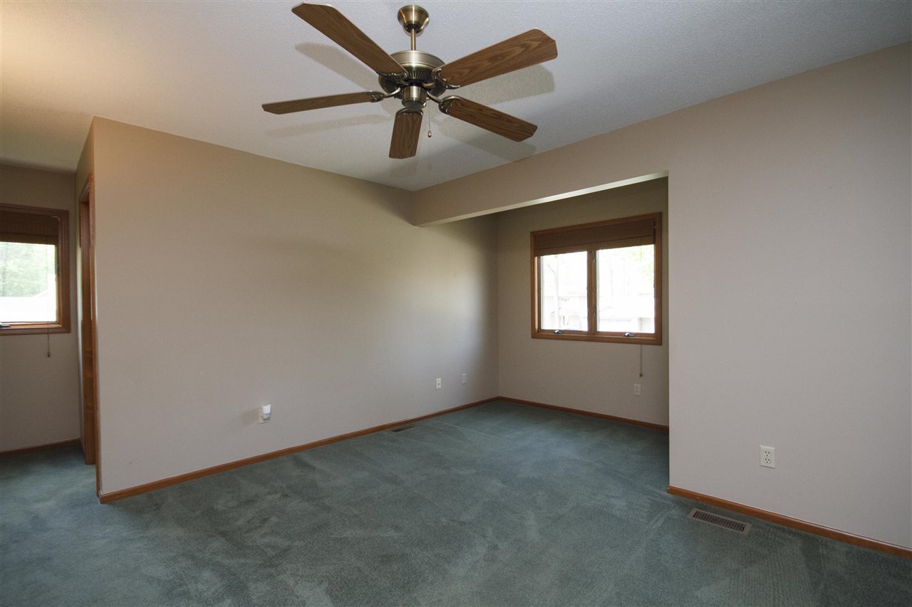 9713 Mariners Ridge Drive Fort Wayne, IN 46819 - Photo 4 of 28