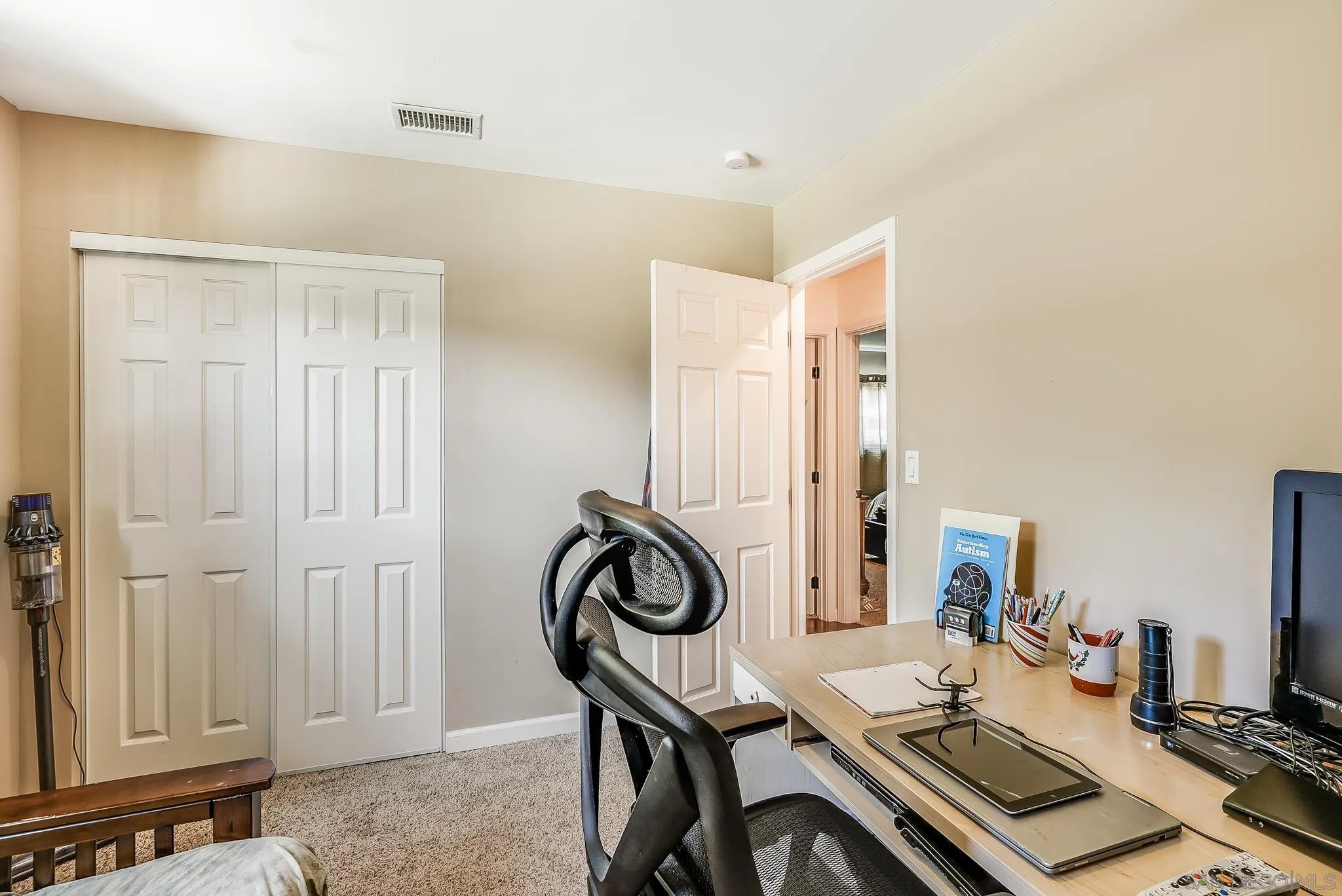 13902 Powers Road Poway, CA 92064 - Photo 23 of 32 a view of a livingroom with furniture and white walls
