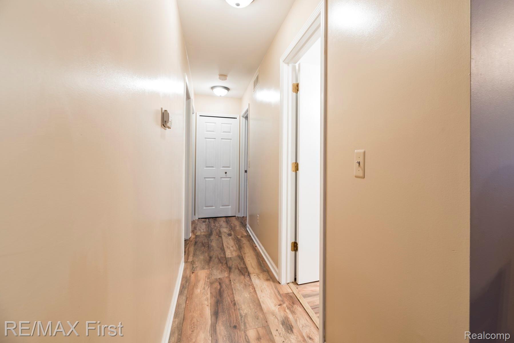 1356 Miller Road Lake Orion, MI 48362 - Photo 32 of 50 Vogel Team Miller Home-27.jpg