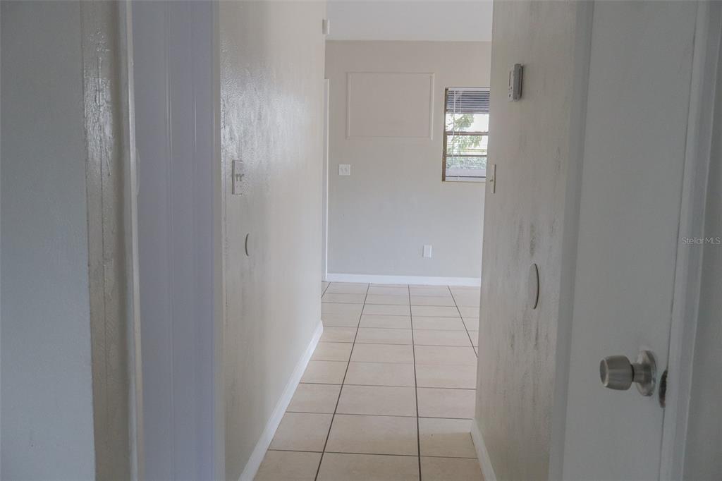 2708 Dixie Road Lakeland, FL 33801 - Photo 14 of 31 a view of an entryway