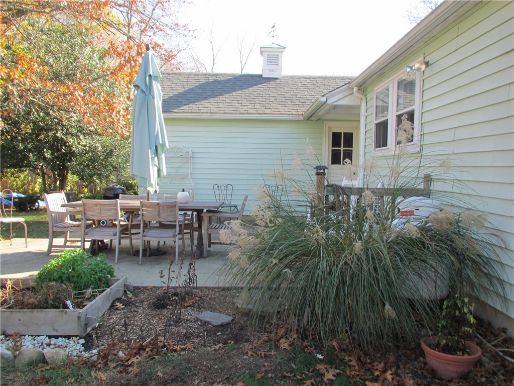 335 Ten Rod Road North Kingstown, RI 02852 - Photo 8 of 36