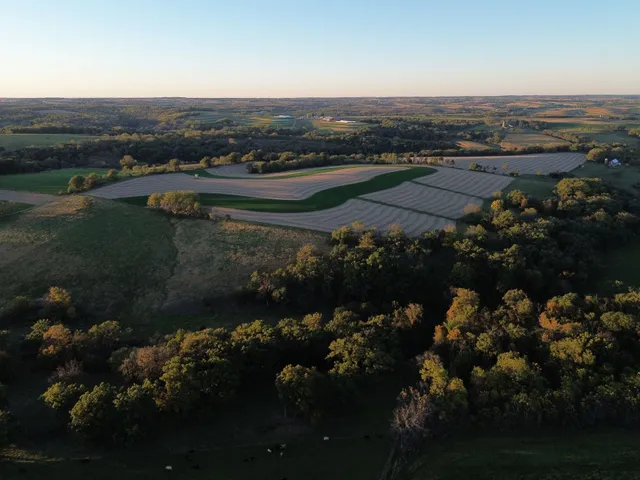 $899,900 | 5320 Sunny Ridge Road, Mineral Point, WI 53565