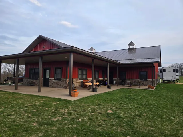 $899,900 | 5320 Sunny Ridge Road, Mineral Point, WI 53565