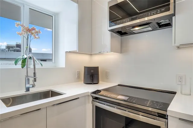 $3,950 | 10190 Collins Avenue, Unit 203, Bal Harbour, FL 33154