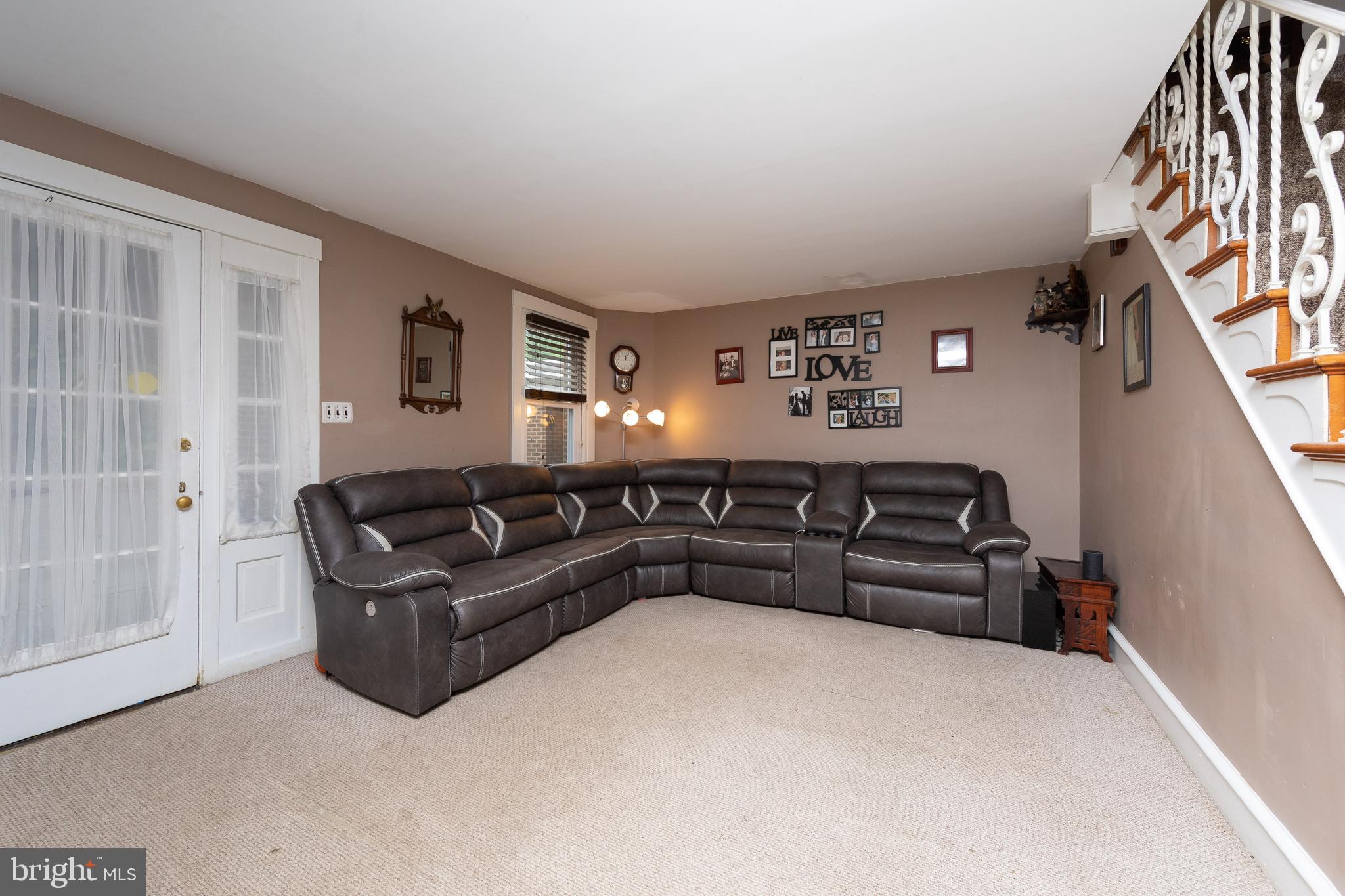667 Roxborough Avenue Philadelphia, PA 19128 - Photo 3 of 24 Gallery Image 3