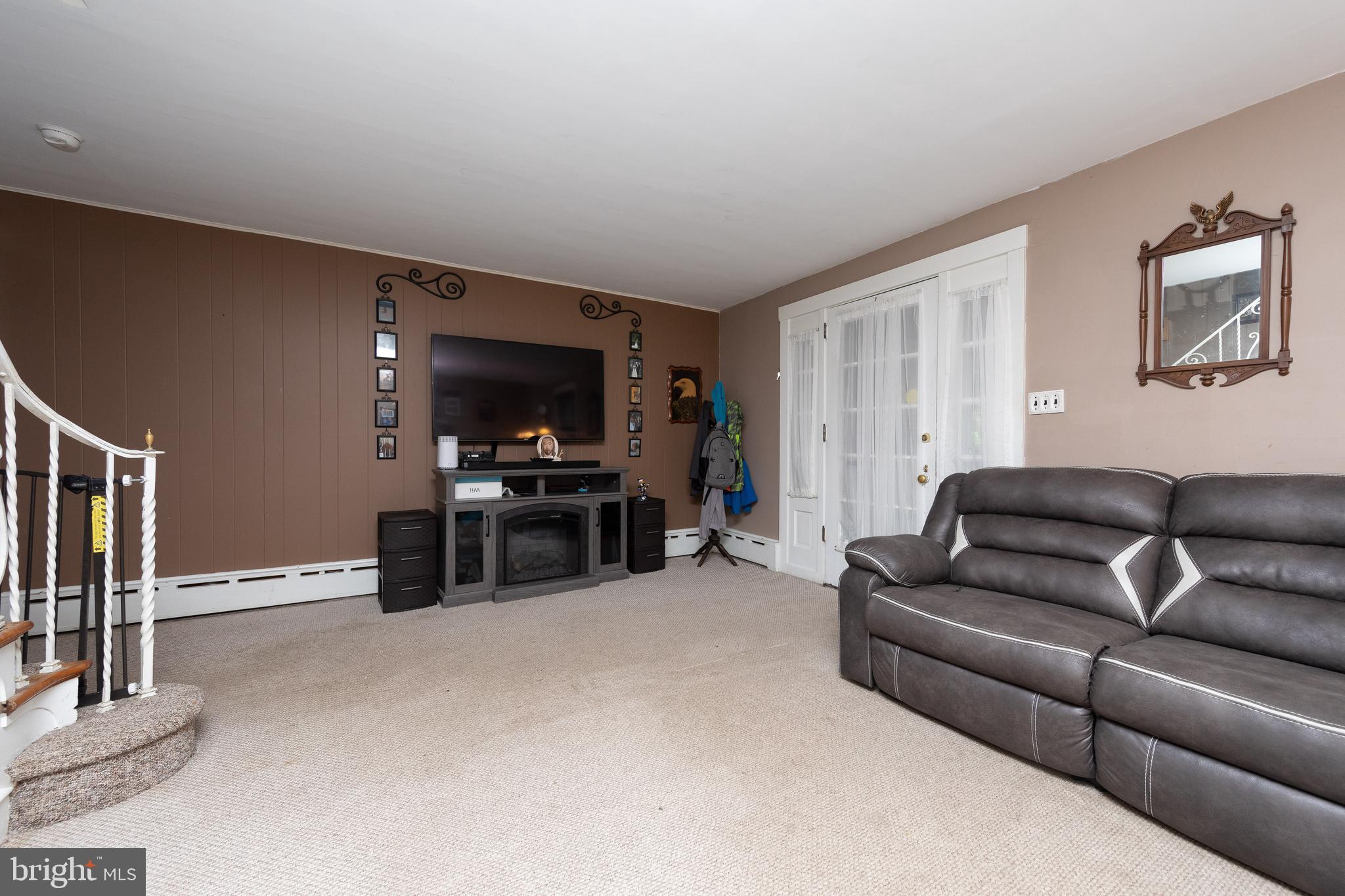 667 Roxborough Avenue Philadelphia, PA 19128 - Photo 4 of 24 Gallery Image 4