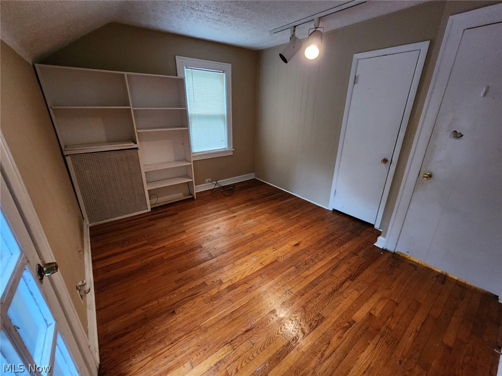 1333 Plainfield Road Cleveland, OH 44121 - Photo 11 of 23