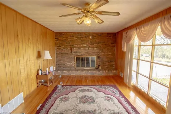 $895,000 | 3556 White Plains Road, Roaring River, NC 28669