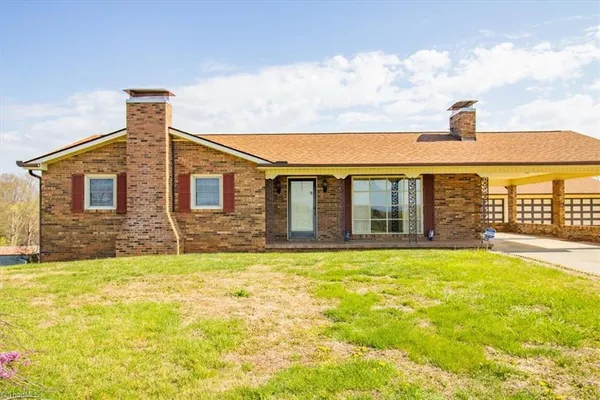 $895,000 | 3556 White Plains Road, Roaring River, NC 28669
