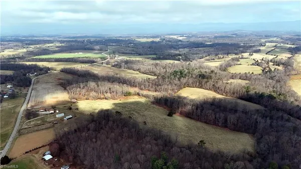 $895,000 | 3556 White Plains Road, Roaring River, NC 28669