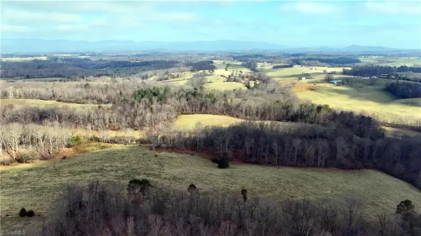 $895,000 | 3556 White Plains Road, Roaring River, NC 28669