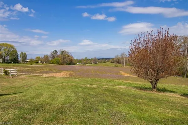 $895,000 | 3556 White Plains Road, Roaring River, NC 28669