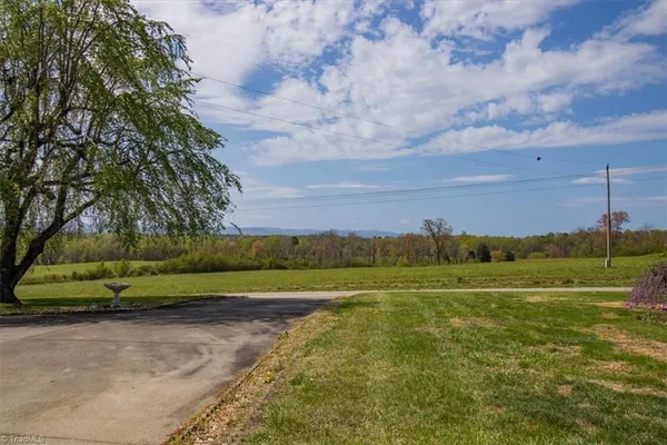 $895,000 | 3556 White Plains Road, Roaring River, NC 28669