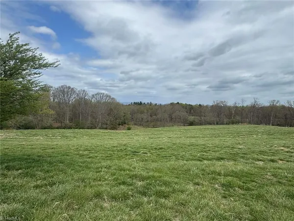 $895,000 | 3556 White Plains Road, Roaring River, NC 28669