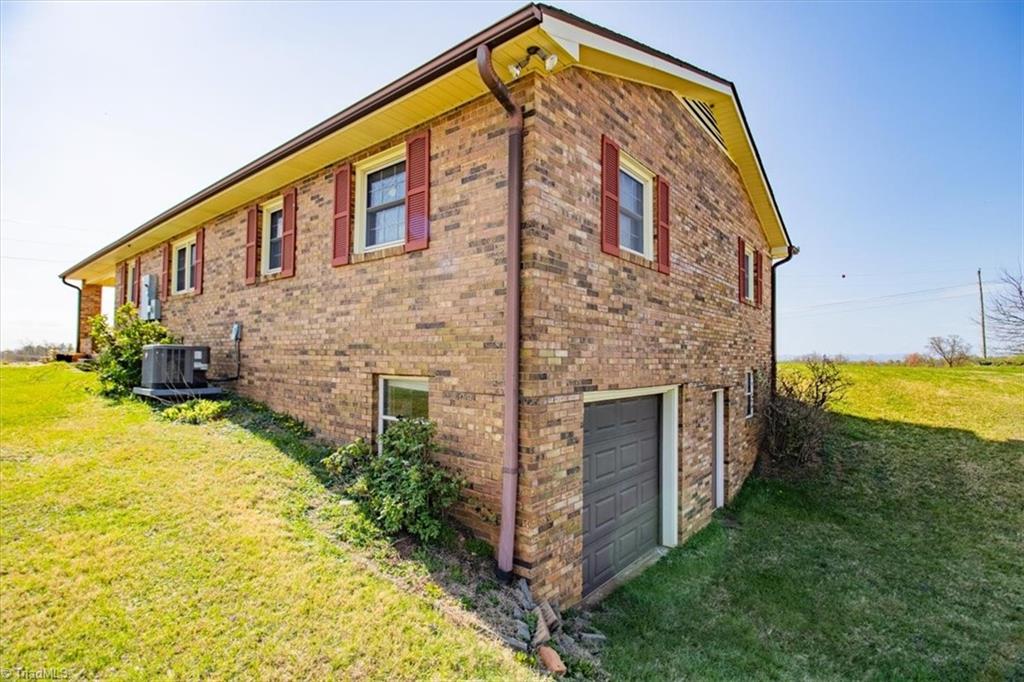 3556 White Plains Road Roaring River, NC 28669 - Photo 10 of 49