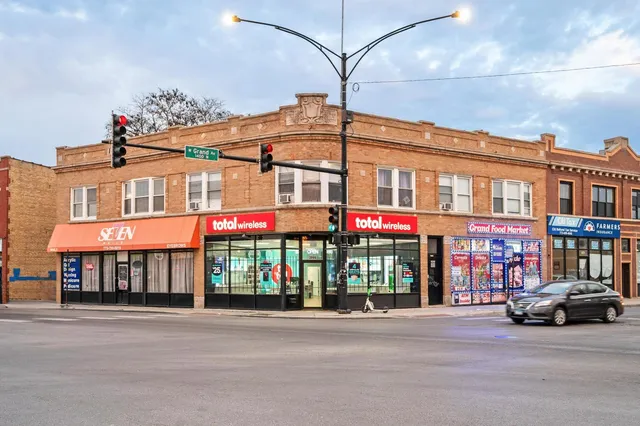 $1,350 | 3966 West Grand Avenue, Unit 2F, Chicago, IL 60651