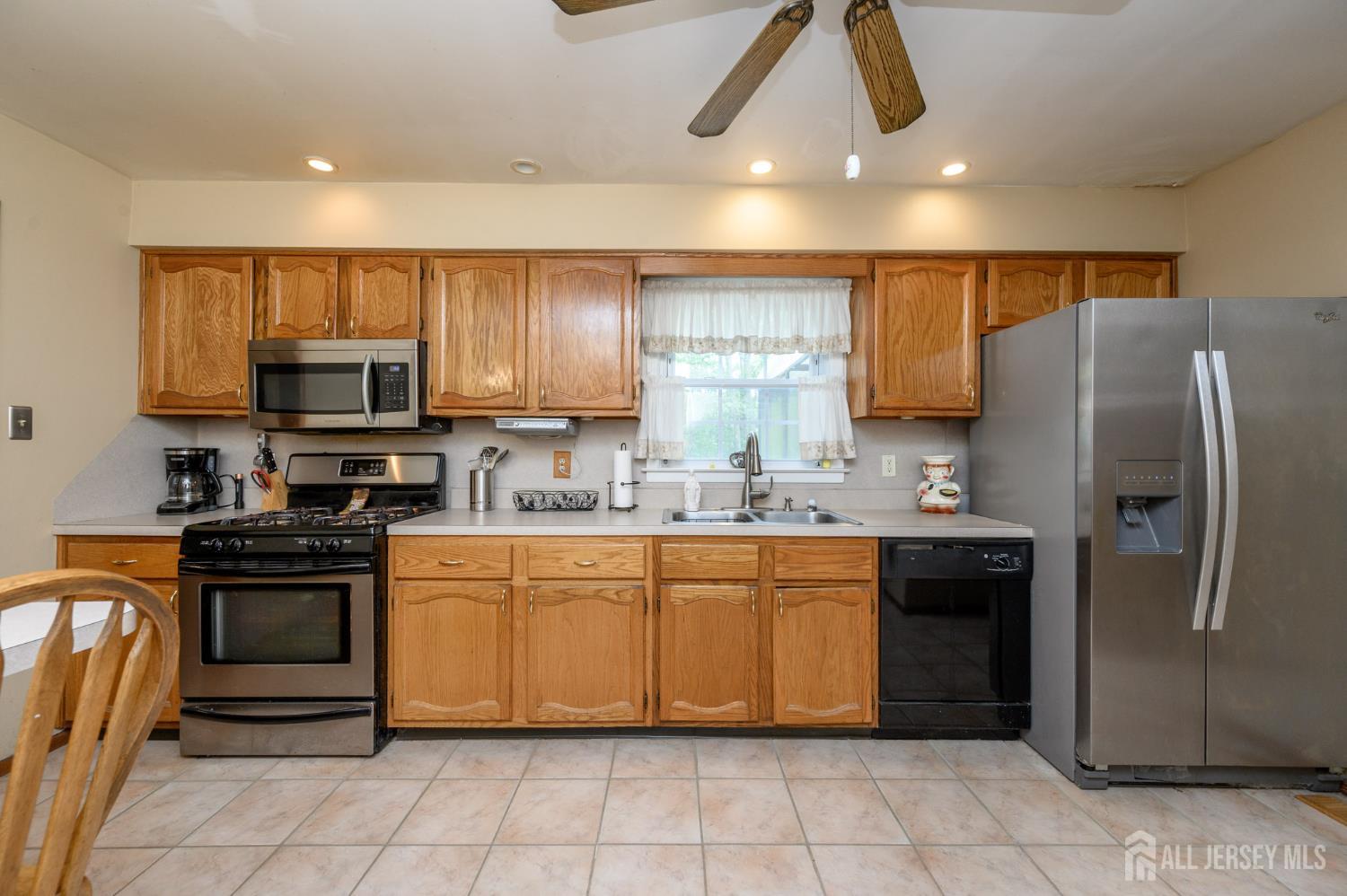 64 1st Street Barnegat, NJ 08005 - Photo 10 of 37