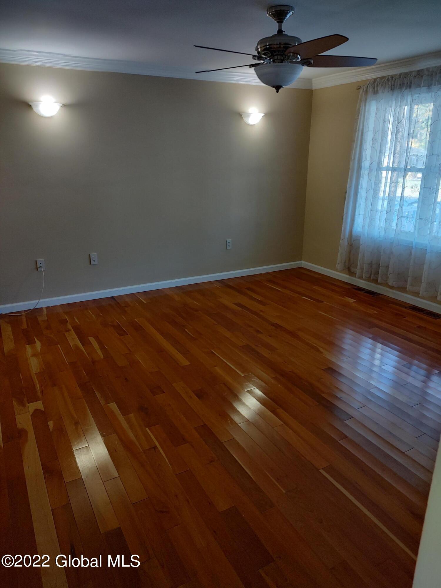 1042 Wavell Road Schenectady, NY 12303 - Photo 3 of 19 Living Room 2