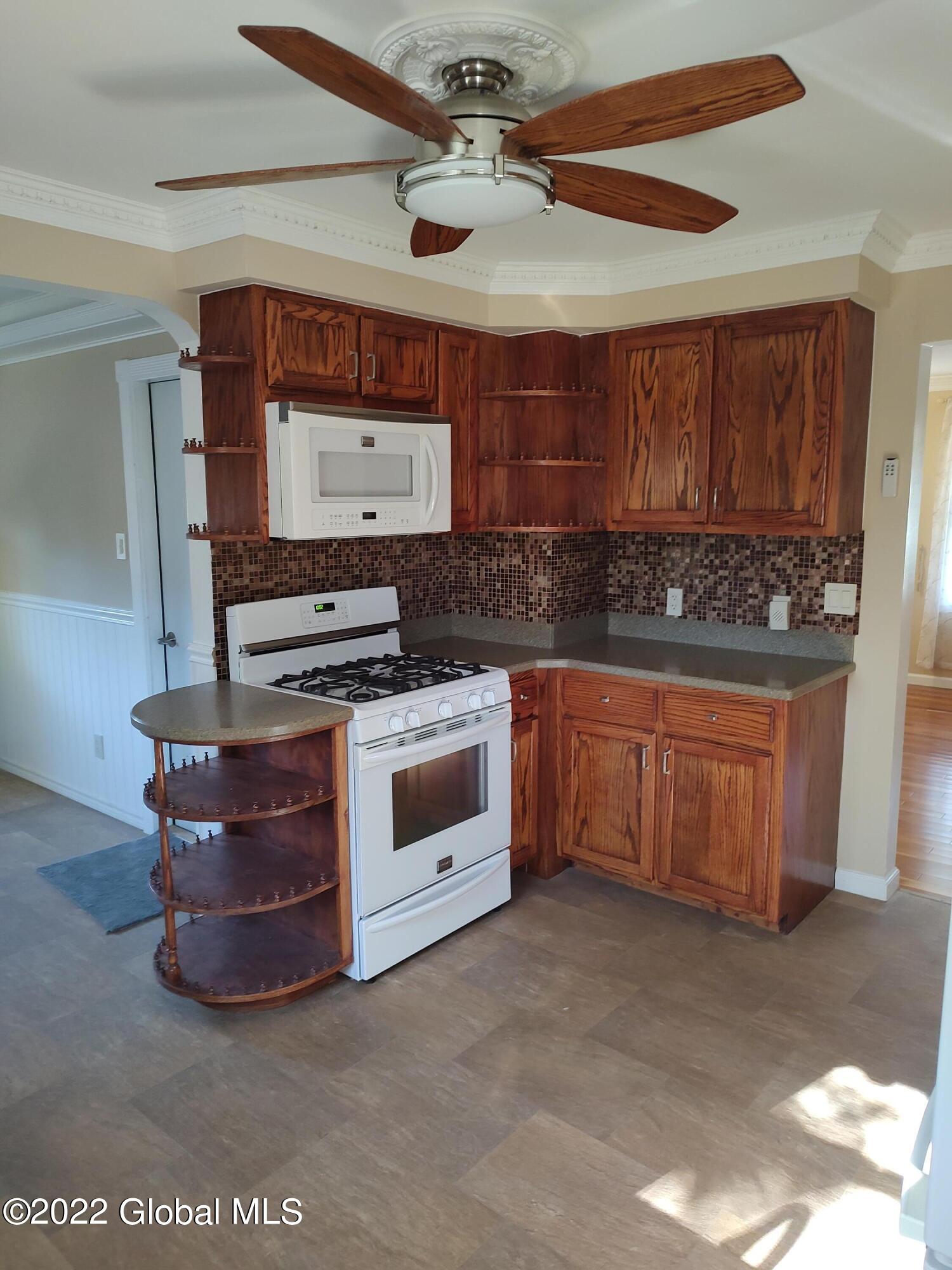 1042 Wavell Road Schenectady, NY 12303 - Photo 4 of 19 Kitchen