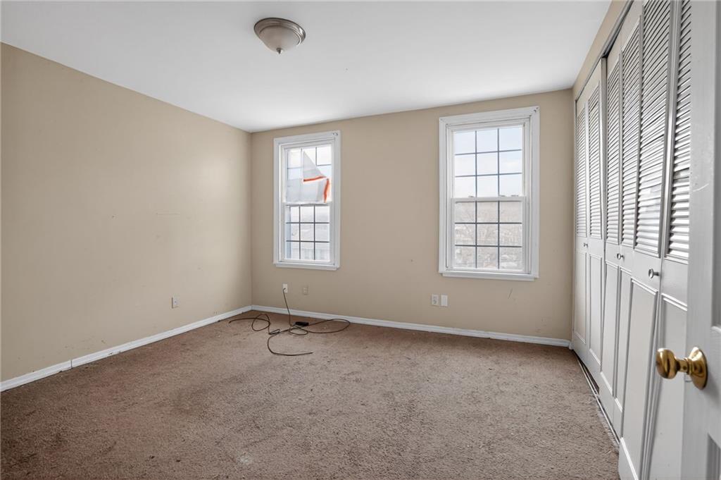 1212 Woodward Avenue McKees Rocks, PA 15136 - Photo 18 of 34 an empty room with windows
