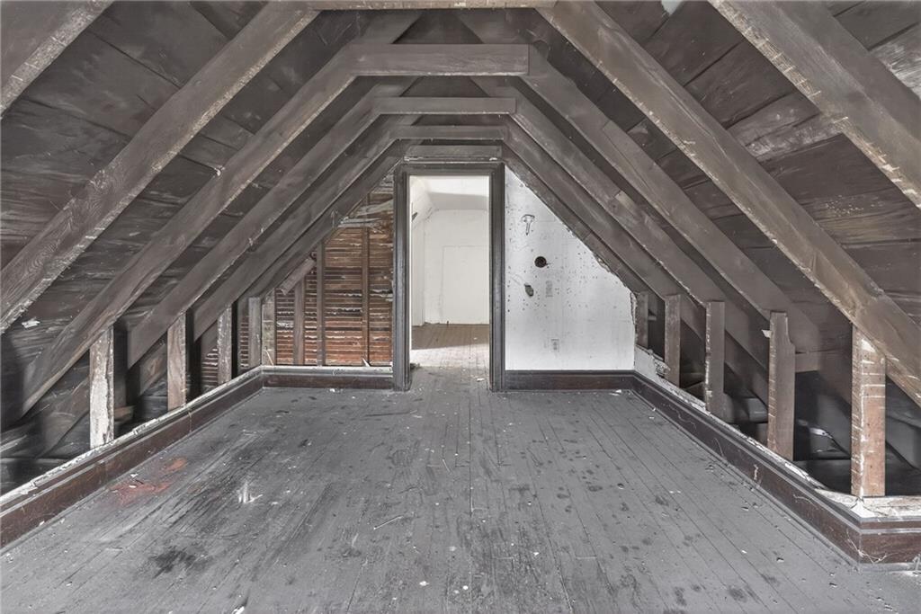 1212 Woodward Avenue McKees Rocks, PA 15136 - Photo 26 of 34 a view of an entryway