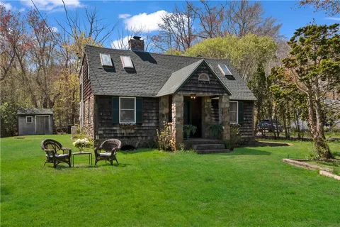 $975,000 | 1 Mohawk Trail, Narragansett, RI 02882