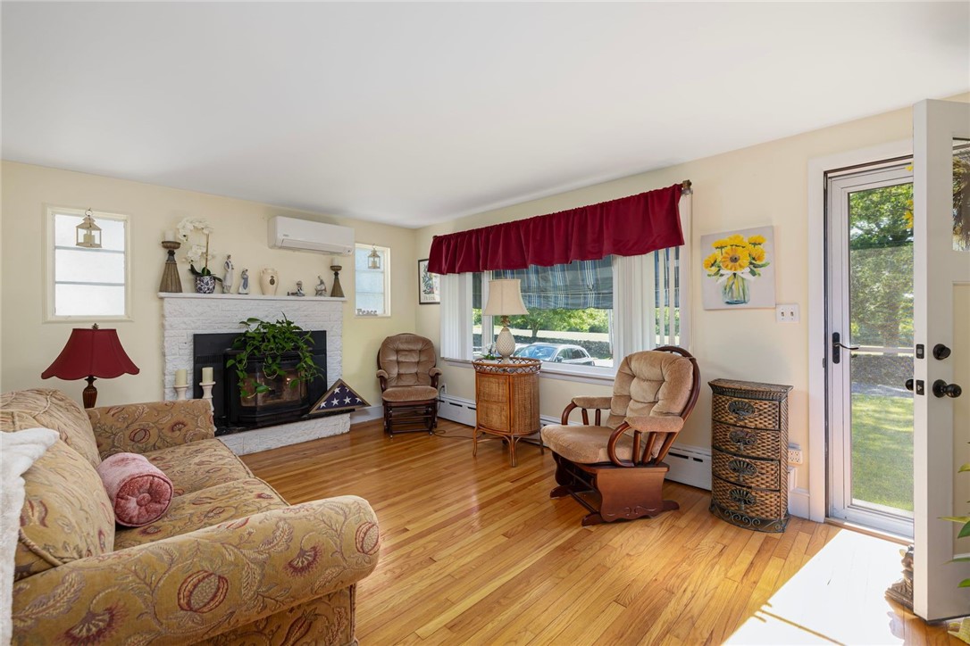 500 3rd Beach Road Middletown, RI 02842 - Photo 11 of 39