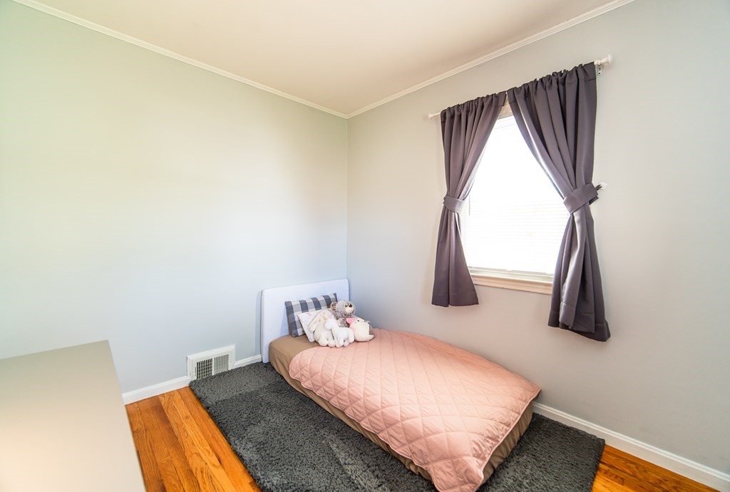 24 White Oak Road Springfield, MA 01128 - Photo 13 of 32