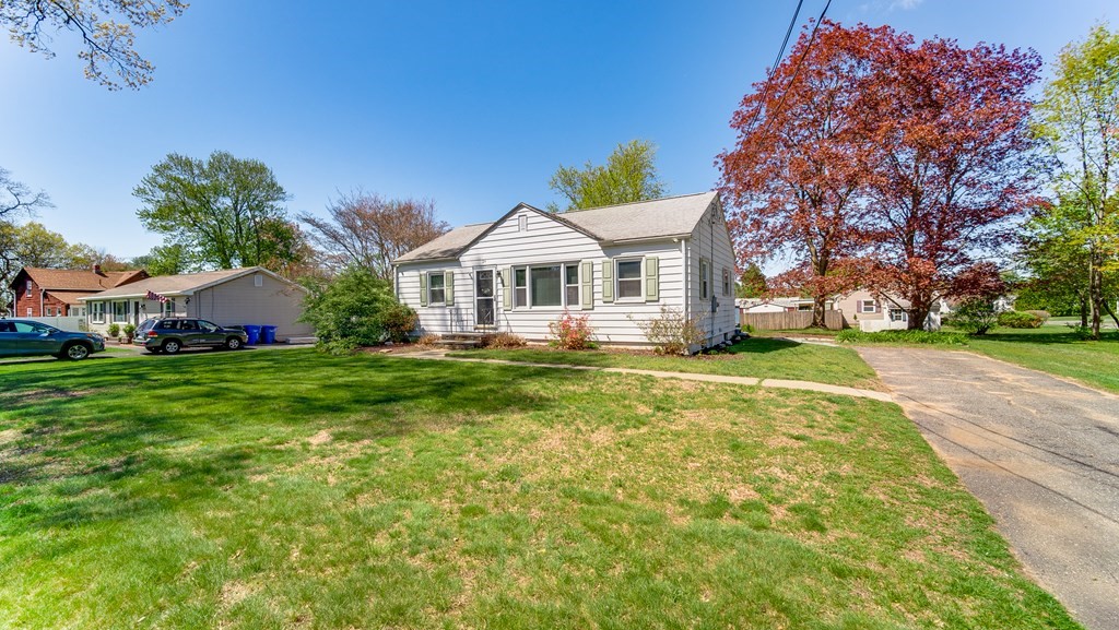 24 White Oak Road Springfield, MA 01128 - Photo 2 of 32