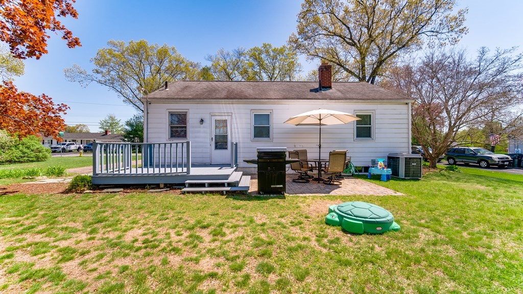 24 White Oak Road Springfield, MA 01128 - Photo 25 of 32