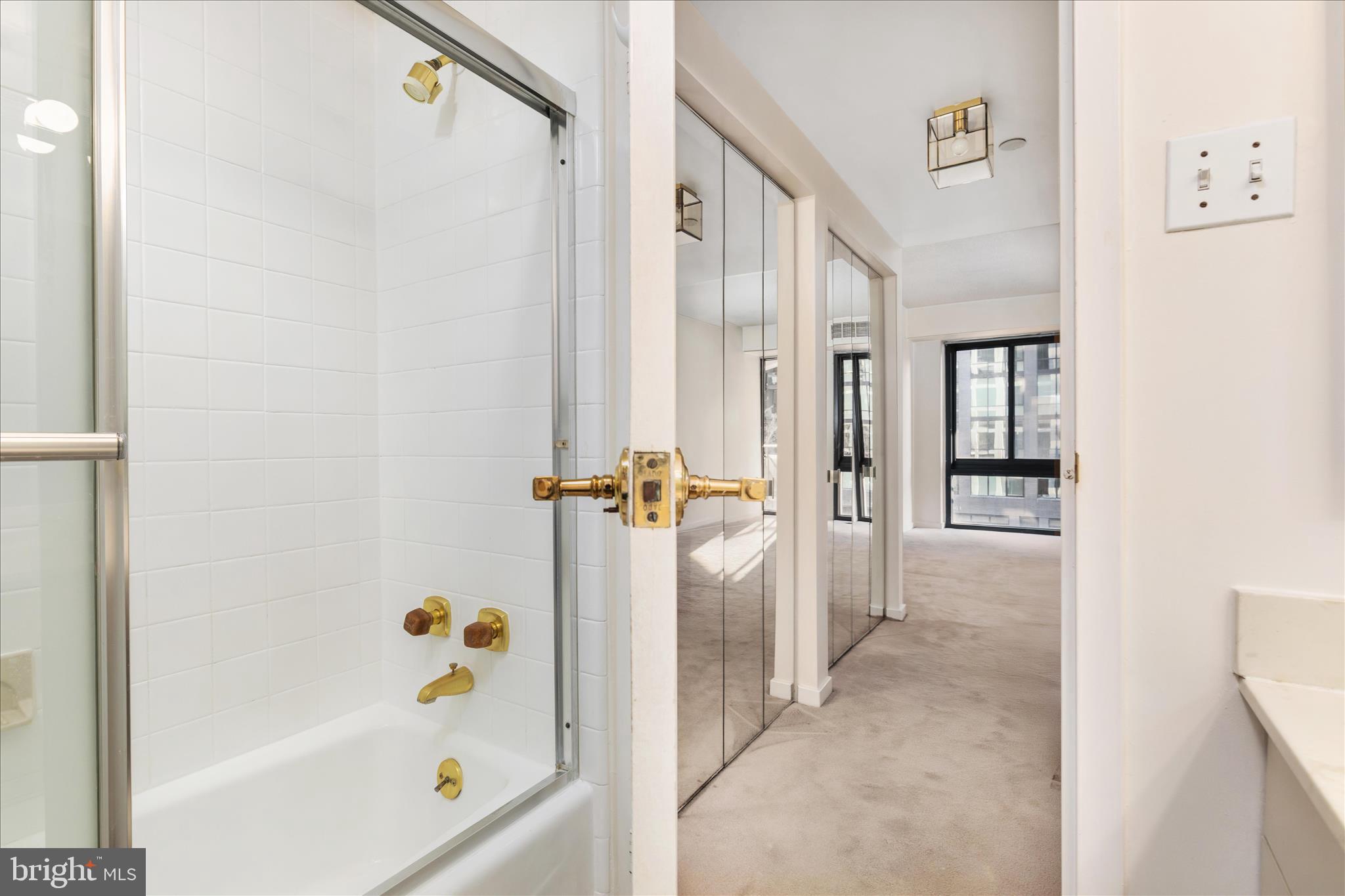 1530 Key Boulevard, Unit 401 Arlington, VA 22209 - Photo 19 of 32