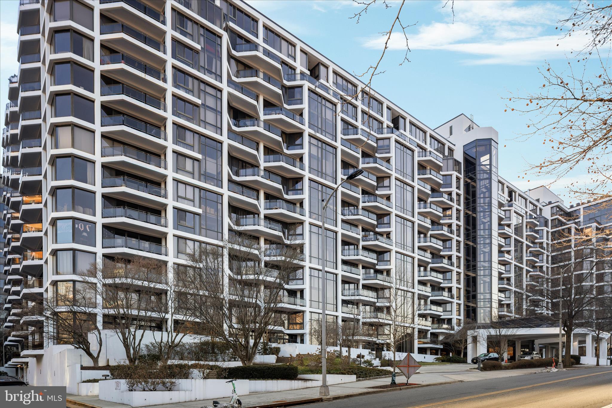 1530 Key Boulevard, Unit 401 Arlington, VA 22209 - Photo 2 of 32 Superior Arlington location