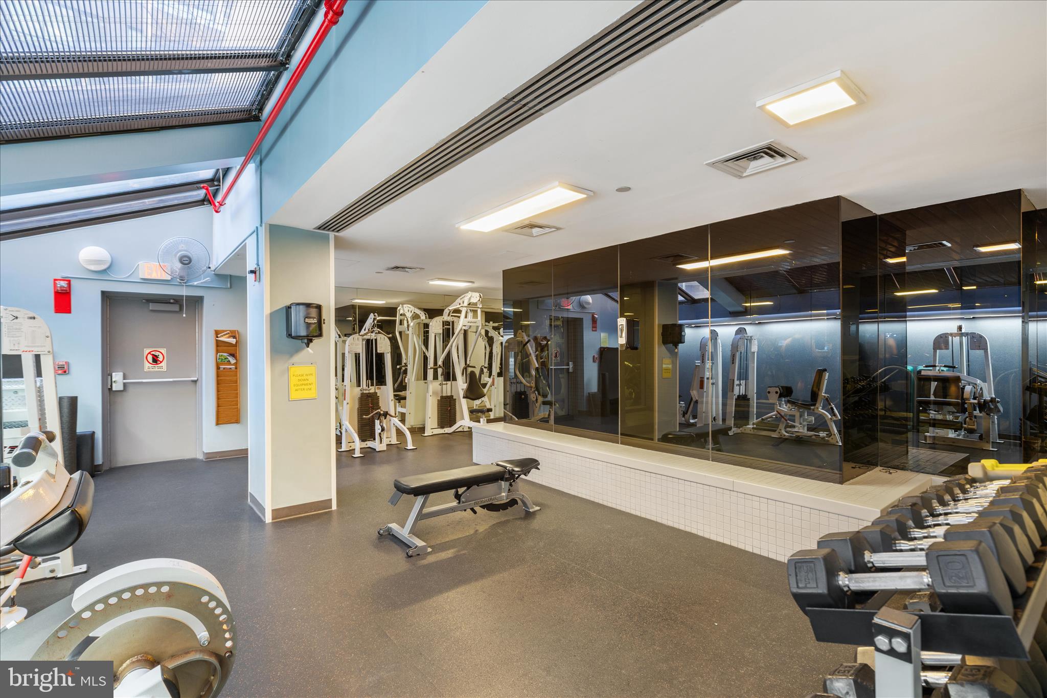 1530 Key Boulevard, Unit 401 Arlington, VA 22209 - Photo 22 of 32 On site gym