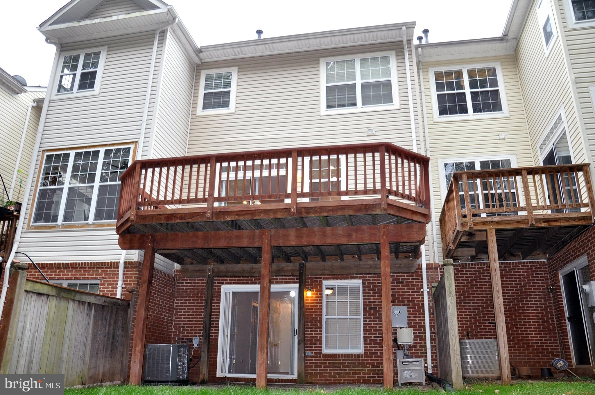 1221 Wild Hawthorn Way Reston, VA 20194 - Photo 3 of 28 Gallery Image 3