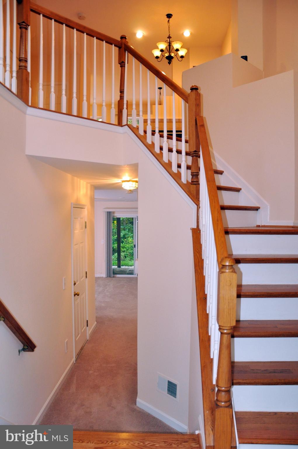 1221 Wild Hawthorn Way Reston, VA 20194 - Photo 8 of 28 Gallery Image 8