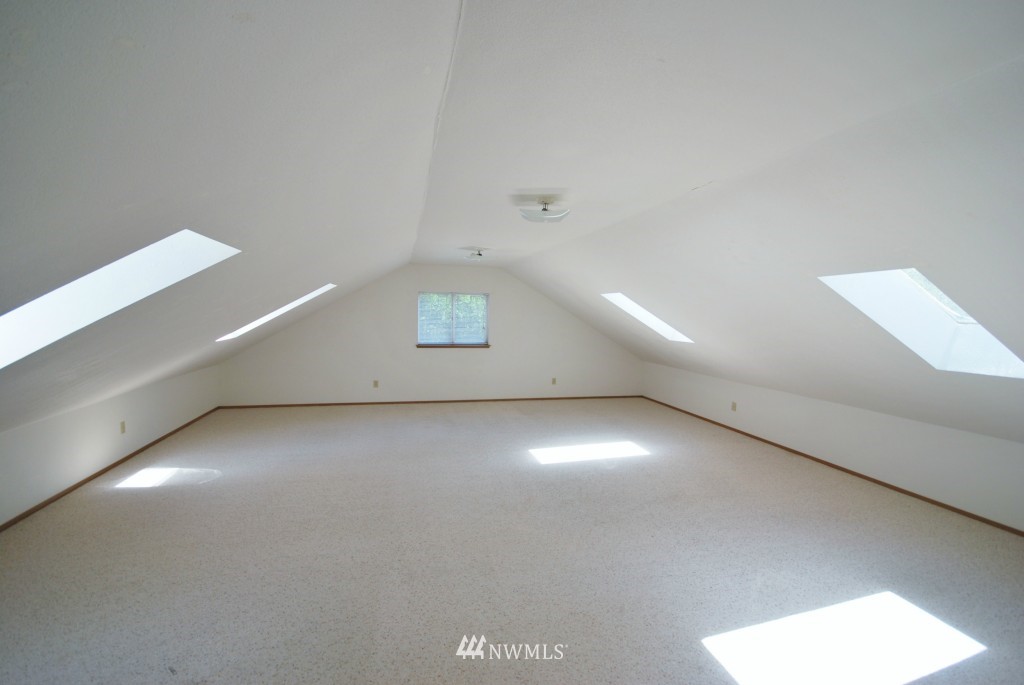 4755 Banner Road Southeast Port Orchard, WA 98366 - Photo 6 of 13 Gallery Image 6