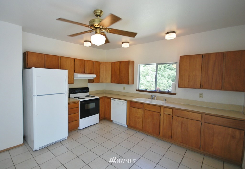 4755 Banner Road Southeast Port Orchard, WA 98366 - Photo 7 of 13 Gallery Image 7