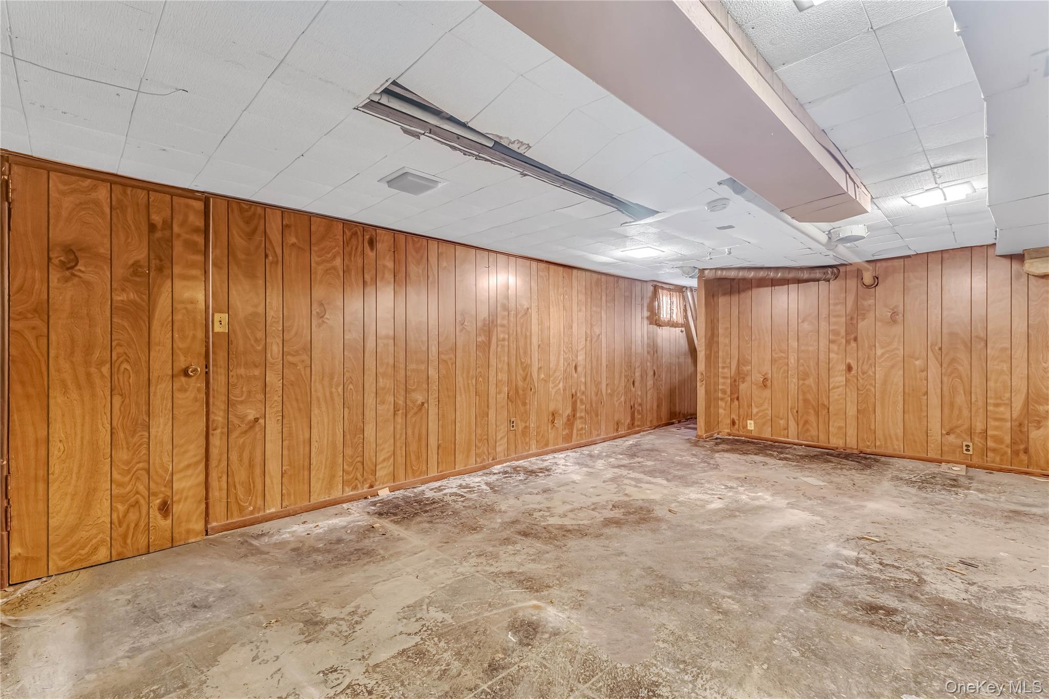 1501 Howell Road Valley Stream, NY 11580 - Photo 31 of 44